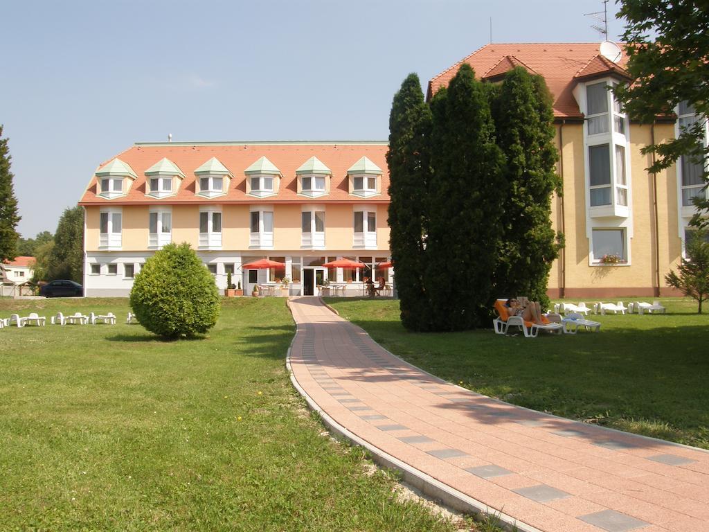 特玛尔水疗酒店 Mosonmagyaróvár 外观 照片